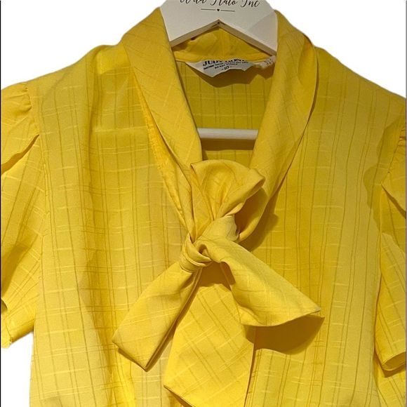 Vintage Yellow Tie Neck Short Sleeved Button-Up Size 10 - Picture 10 of 15